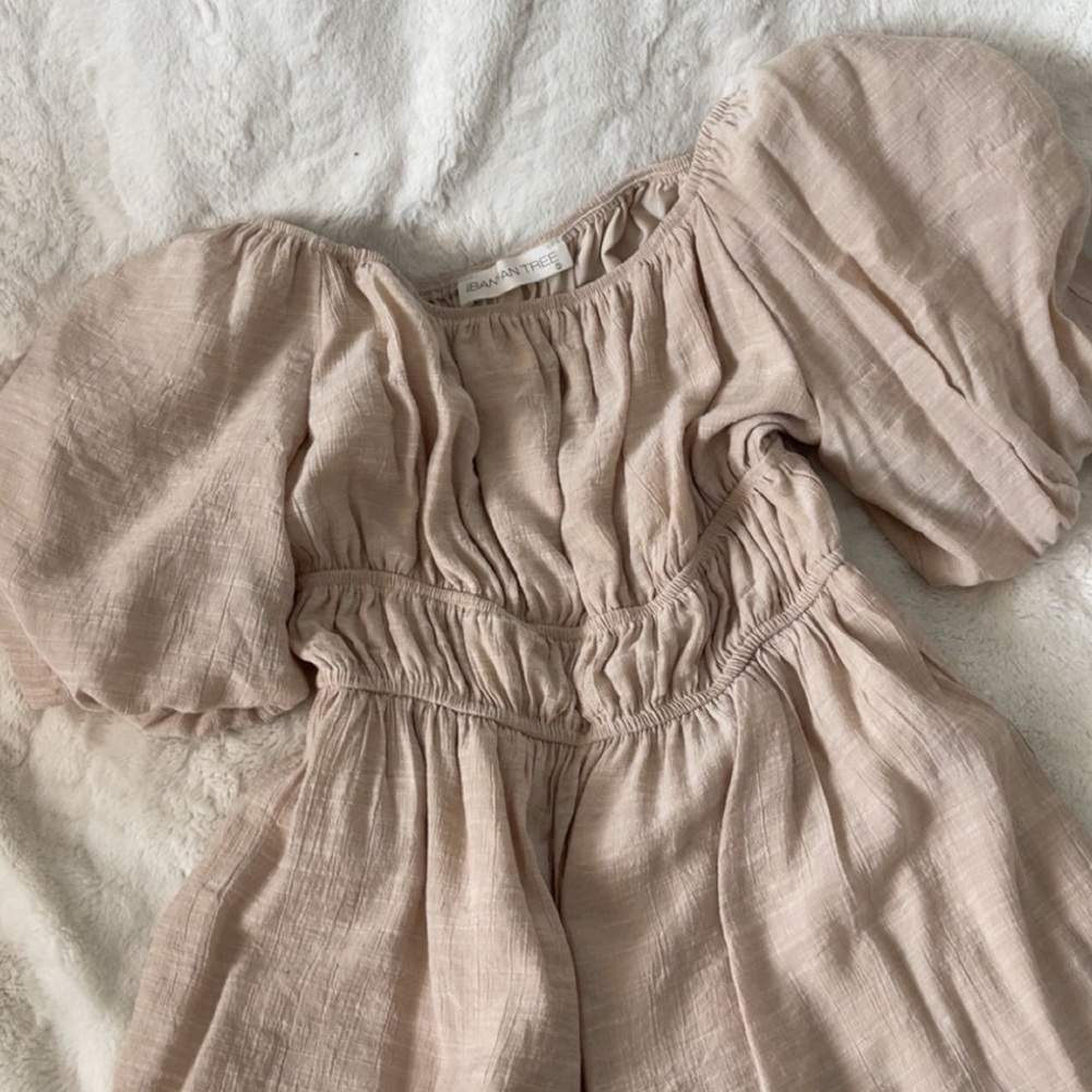 Elegant Puff Sleeve Dress in Beige